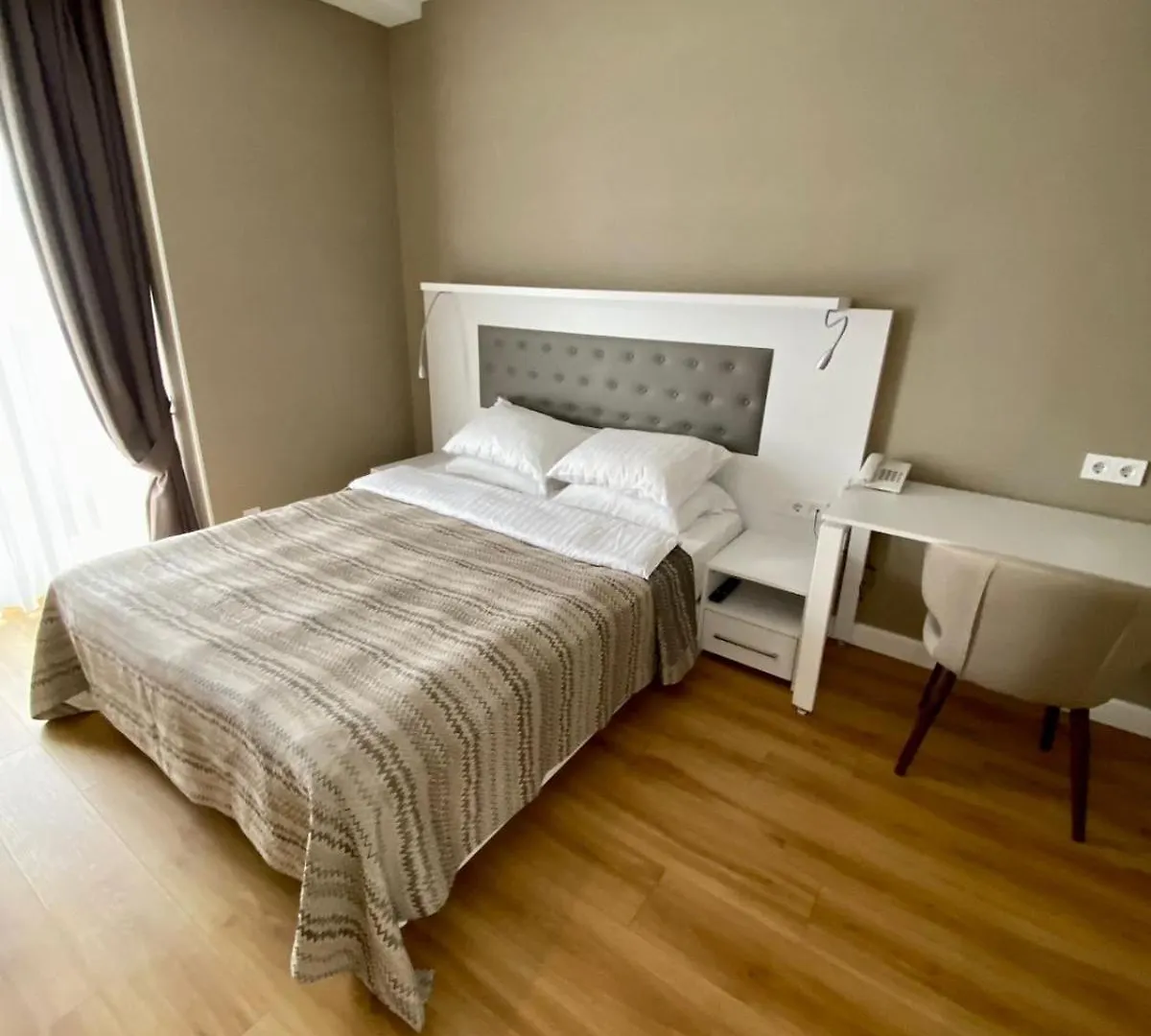 Alina'S Palace Apartment Batumi 0*,